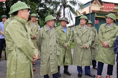 Phó Bí thư Thường trực Tỉnh ủy Lại Thế Nguyên kiểm tra tình hình ứng phó với thiên tai tại các địa phương