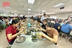 “Bữa cơm công đoàn” cảm ơn người lao động