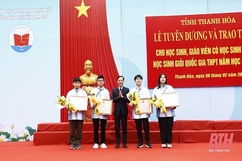 Tuyên dương, trao thưởng cho học sinh và giáo viên có học sinh đoạt giải quốc gia THPT năm học 2024-2025