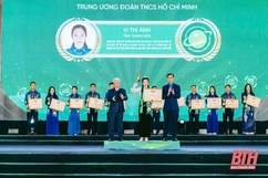 Cô gái dân tộc Thái nâng tầm cây nghệ nếp đỏ