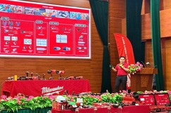Công ty Điện lực Thanh Hóa tổ chức bồi huấn hướng dẫn sử dụng, bảo dưỡng công cụ, dụng cụ dùng pin 