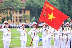 Lễ chào cờ đặc biệt kỷ niệm 135 năm Ngày sinh Chủ tịch Hồ Chí Minh