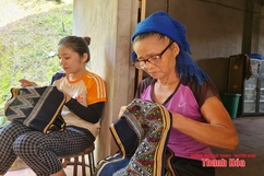 Giữ gìn nghề dệt truyền thống của người Thái xã Xuân Chinh