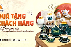 Gốm sứ truyền thống: Chạm tới cảm xúc khách hàng
