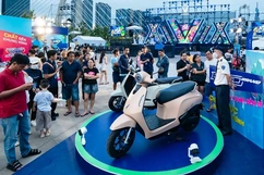 Người dùng hào hứng với xe máy điện VinFast Evo Grand có thêm pin phụ linh hoạt, giá hấp dẫn