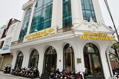 Công an tìm bị hại liên quan cơ sở phun xăm phong thủy Tuệ Nghiêm