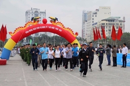 Sôi nổi Ngày chạy Olympic vì sức khỏe toàn dân và khai mạc giải chạy tập thể, Việt dã TP Thanh Hóa