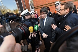 Tây Ban Nha ngăn chặn việc tái bầu ông Puigdemont đứng đầu Catalonia