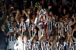 Vùi dập AC Milan, Juventus lần thứ tư liên tiếp giành Coppa Italia