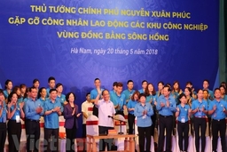 Thủ tướng đối thoại với công nhân: “Năng suất cao hơn, phúc lợi tốt hơn”