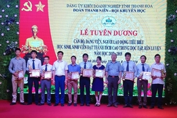 Tuyên dương cán bộ, đảng viên, người lao động tiêu biểu và học sinh, sinh viên đạt thành tích trong học tập, rèn luyện