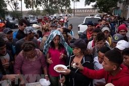 Tổng thống Donald Trump đe dọa đóng cửa biên giới với Mexico