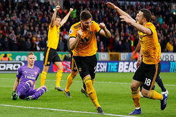 Arsenal gục ngã trên sân Wolverhampton