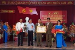 Xã Vĩnh Thịnh (Vĩnh Lộc) đón nhận quyết định xã đạt chuẩn nông thôn mới và Bằng khen của Thủ Tướng Chính phủ