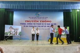 Truyền thông  “Vì an toàn cho phụ nữ và trẻ em”