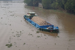 Tăng cường công tác quản lý các phương tiện thủy nội địa