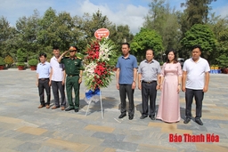 Đoàn đại biểu tỉnh Thanh Hóa dâng hương, viếng các nghĩa trang liệt sỹ tại tỉnh Tây Ninh và TP Cần Thơ