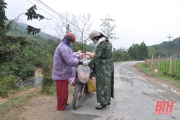 “Chợ di động” vùng núi