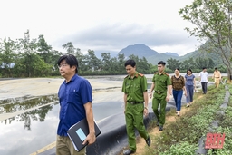 Huyện Bá Thước tổng lực truy tìm thủ phạm xả thải gây ô nhiễm nguồn nước sông Mã