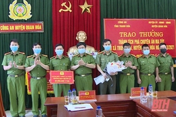 Khen thưởng Công an huyện Quan Hóa trong phòng, chống tội phạm ma túy