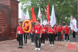 Ban Chỉ đạo vận động hiến máu tình nguyện tỉnh dâng hương tại Nghĩa trang liệt sĩ Hàm Rồng