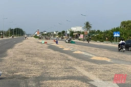 Phơi moi trên đường, tiềm ẩn nguy cơ tai nạn giao thông