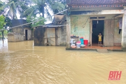 Cập nhật mưa lũ ngày 29-9: Lũ sông Bưởi dâng cao, nhiều nhà dân bị ngập