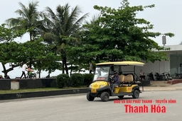Sầm Sơn tạm thời cắm biển giới hạn tốc độ để xe điện tiếp tục hoạt động phục vụ du lịch