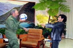 Chủ tịch Fidel Castro - Diego Maradona: Tình cảm đặc biệt của hai vĩ nhân