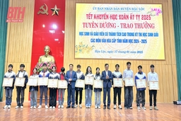 Hậu Lộc: Tuyên dương, trao thưởng học sinh, giáo viên đạt thành tích cao trong kỳ thi học sinh giỏi cấp tỉnh năm học 2024-2025