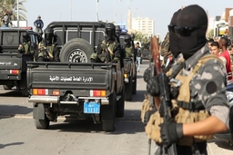 Các nhóm vũ trang đụng độ dữ dội ở thủ đô Libya
