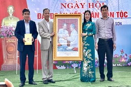 “Đoàn kết, đoàn kết, đại đoàn kết”