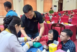 Thu nhận 141 mẫu ADN thân nhân liệt sĩ chưa xác định được danh tính tại địa bàn Trạm thu nhận mẫu ADN số 6  