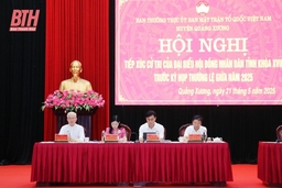 Chủ tịch Ủy ban MTTQ tỉnh Phạm Thị Thanh Thủy và các đại biểu HĐND tỉnh tiếp xúc cử tri huyện Quảng Xương