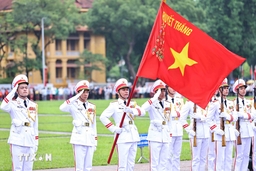 Lễ chào cờ đặc biệt kỷ niệm 135 năm Ngày sinh Chủ tịch Hồ Chí Minh