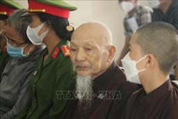 Tuyên phạt bị cáo Lê Tùng Vân mức án 3 năm tù về tội loạn luân