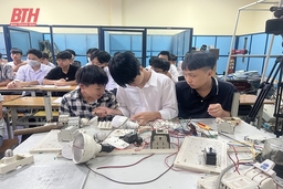 Từ giảng đường đến nhà máy - khi học nghề bắt nhịp với thực tiễn