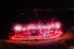Show diễn đạt 2 kỷ lục Guinness chưa từng có tiền lệ sắp khai màn tối 30/5 tại Vịnh trung tâm Cát Bà