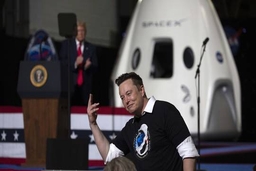 Elon Musk đe dọa làm tê liệt chương trình không gian của Mỹ
