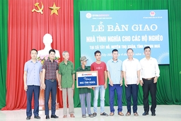 Công ty Nhiệt điện Nghi Sơn trao tặng nhà tình nghĩa cho các hộ nghèo tại xã Tây Hồ (Thọ Xuân) 
