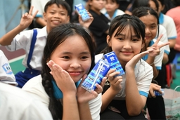 Gần 70.000 hộp sữa được trao tặng trẻ em khó khăn, khởi đầu “Tháng kèo nhà cái m88 trẻ em” đầy ý nghĩa