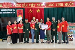 Hội thiện nguyện từ tâm Hải Phòng tặng quà  cho người có công và trẻ mồ côi Thanh Hóa