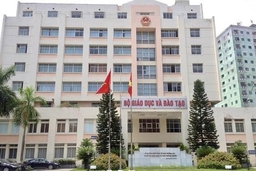 Bộ trưởng Giáo dục và Đào tạo gửi Công điện ứng phó bão số 1
