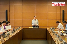 Đoàn ĐBQH Thanh Hóa thảo luận tại tổ về dự án Luật Đường sắt (sửa đổi)