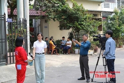“Nhà báo 5 trong 1”: Câu chuyện của thời đại số