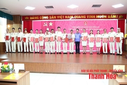 Viện Kiểm sát  Nhân dân tỉnh công bố và trao quyết định về công tác cán bộ