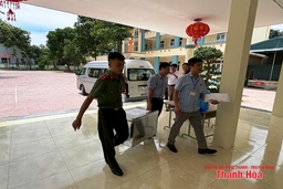 Đề thi Tốt nghiệp THPT năm 2025 được vận chuyển an toàn đến tất cả các điểm thi trên địa bàn tỉnh