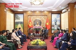 Bí thư Tỉnh ủy Nguyễn Doãn Anh tiếp xã giao Đại sứ đặc mệnh toàn quyền nước CHDCND Lào