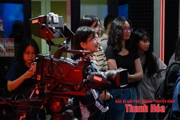 Sinh viên truyền thông trong “cuộc đua” với AI