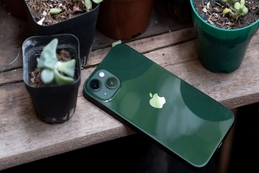 Nên mua iPhone 13 mới hay cũ ở thời điểm giữa cuối năm 2025?